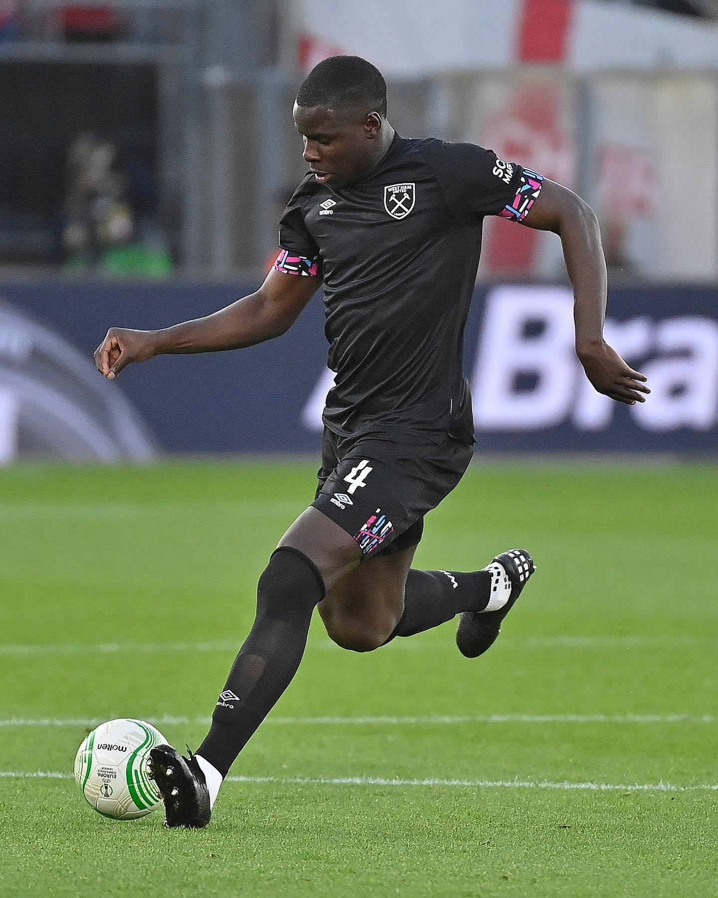 九游官方平台-官宣前崩盘？祖马签约泰山突曝双变数，体检与授权书同时亮红灯